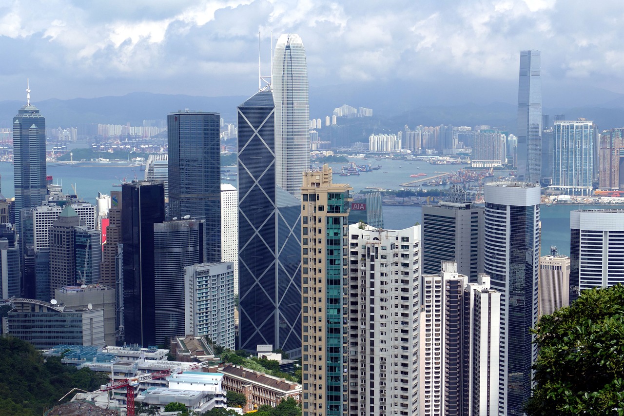 海伦堡地产战略布局与发展前景，香港上市后的展望