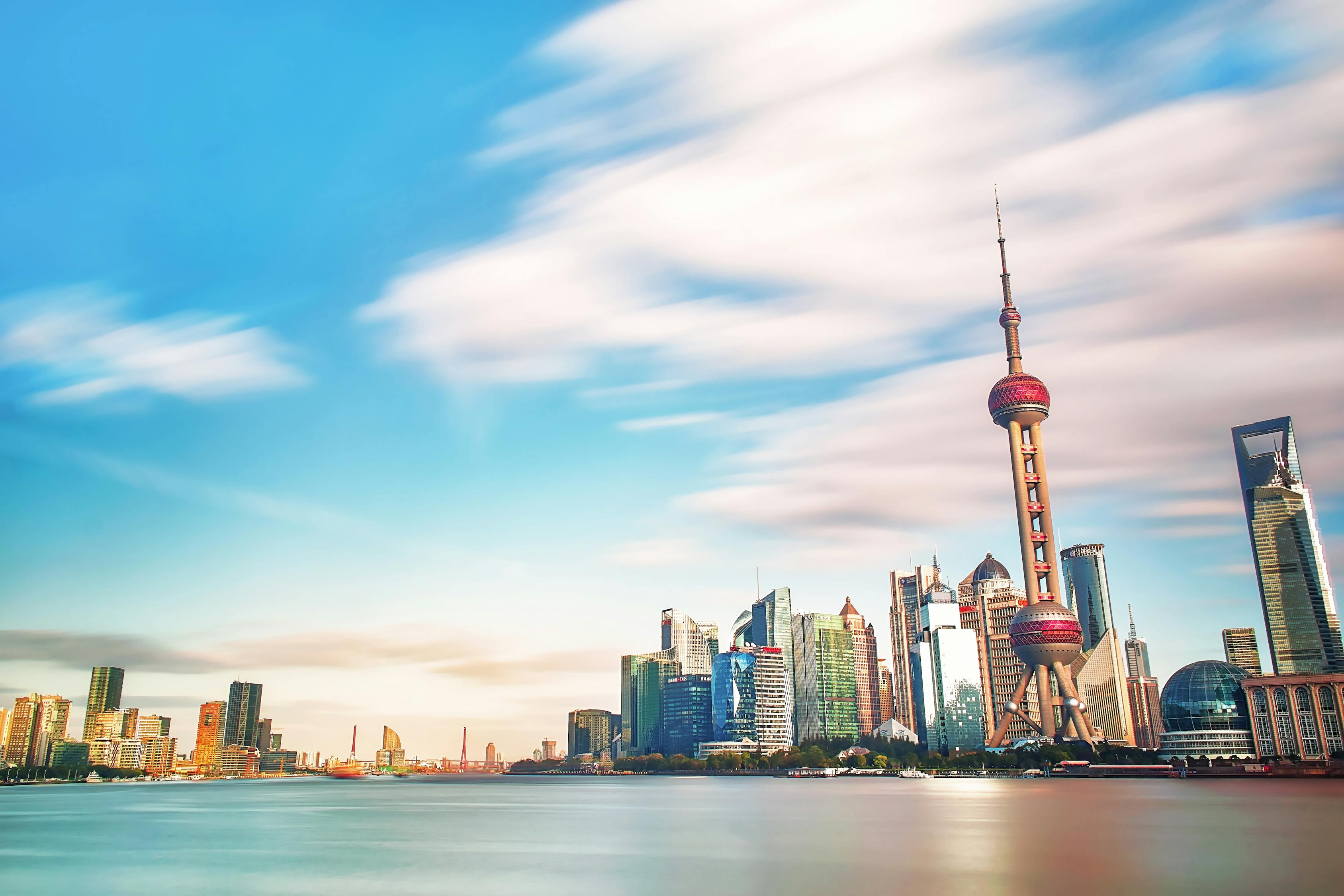 上海现代建筑风采，璀璨明珠的都市崛起